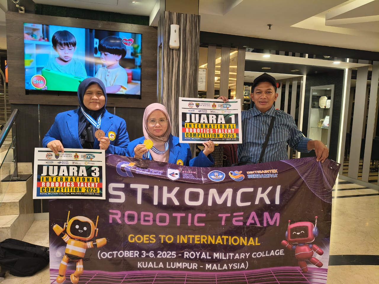 Mahasiswa STIKOM CKI Jakarta Sabet Juara Dunia Robotik di Malaysia