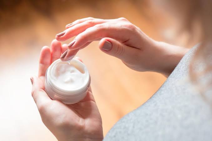 Rajin Pakai Moisturizer, Ini 7 Manfaat yang Mengubah Kesehatan Kulit Wajah
